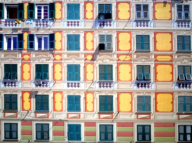 Camogli windows. Some of them are real, some not. Can you recognise the fakes?